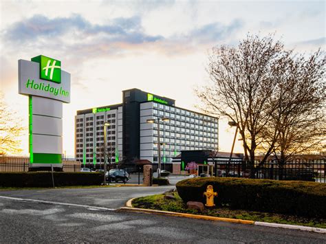 newark international airport hotel|hotels inside newark airport.